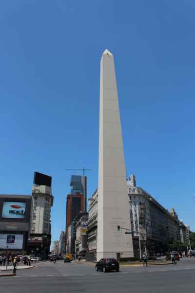 kultovní 67 m. vysoký Obelisco byl vztyčen v roce 1936