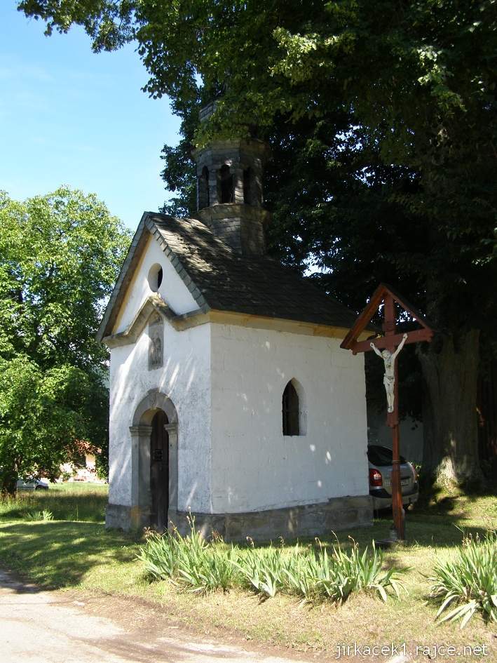 Dubecko - kaple sv. Jana Nepomuckého - celkový pohled